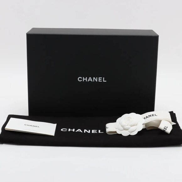 CHANEL 19 Lambskin Chain Shoulder Bag Gold x Silver - Picture 14 of 17